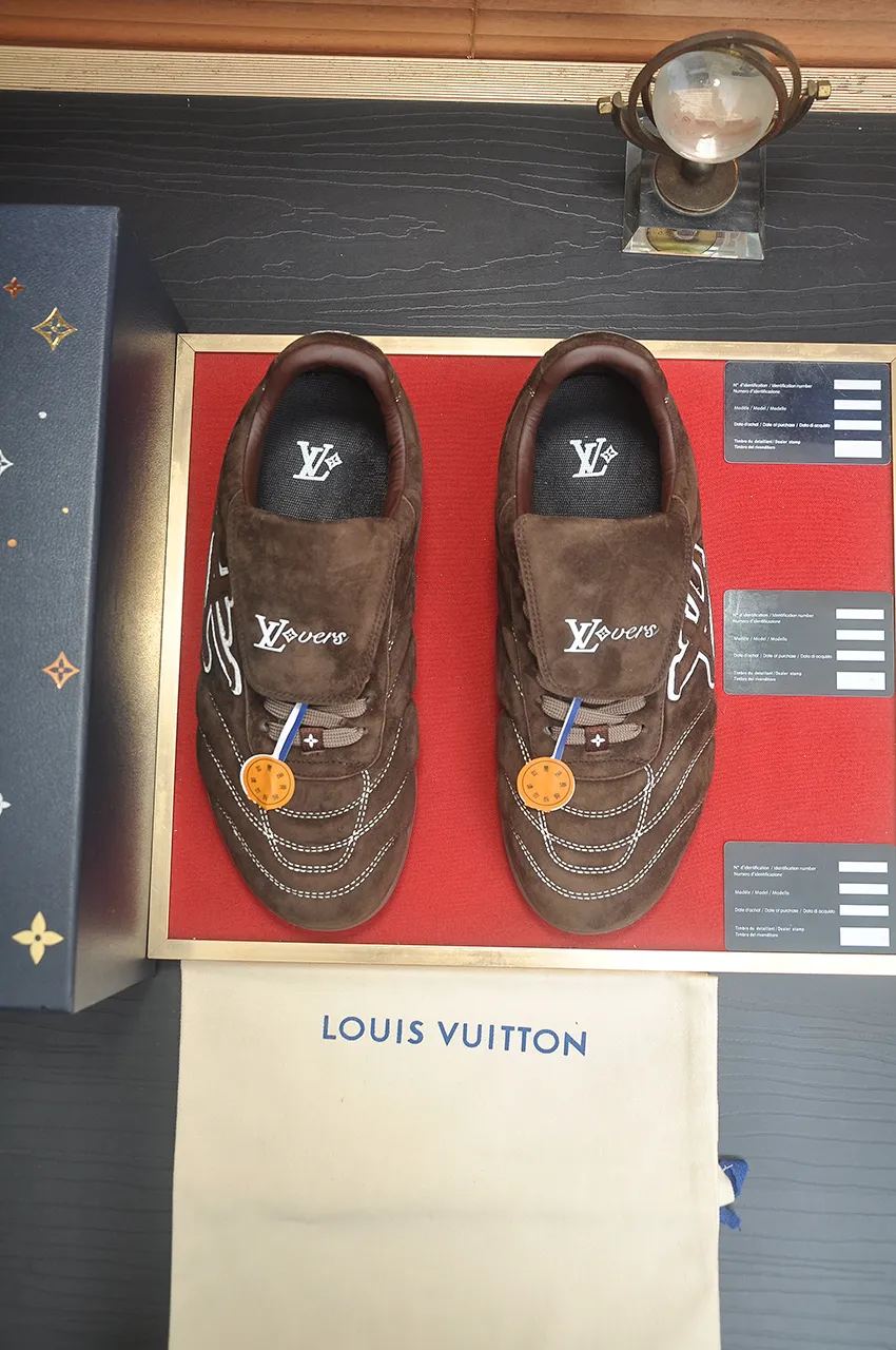 Men's shoes 💰680💶[LOUIS VUITTON] (original order) couple model 🍀LV Louis Vuitton * - top version of LV classic trendy shoes! Made of imported original cowhide, water-dyed cowhide lining, and original wear-resistant rubber outsole! High quality products! Size for women: 35-40. Men: 39-46 (45.46 customized)